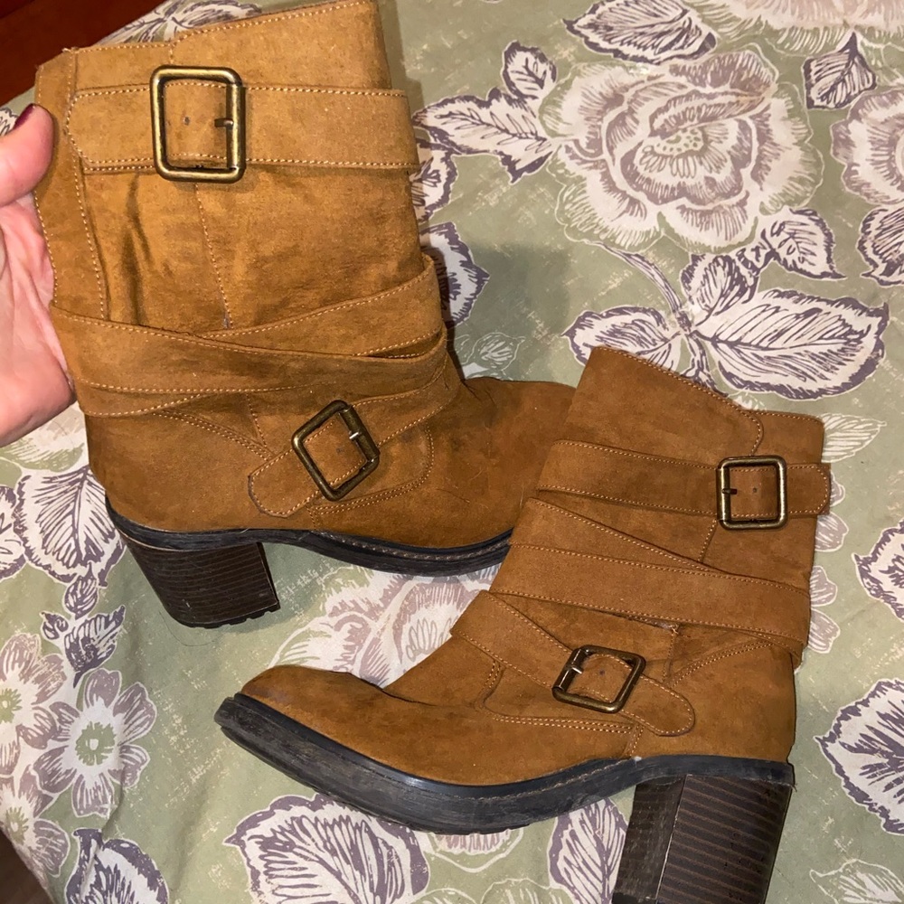 American Eagle heeled combat booties